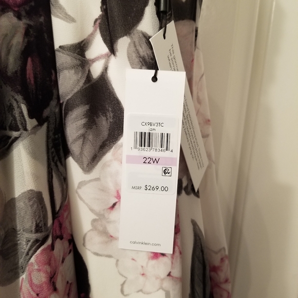 Calvin Klein formal gown - Picture 5 of 7